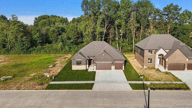 50798 Mistwood Drive, Macomb, MI 48042