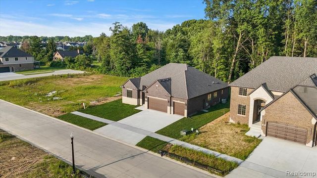 50798 Mistwood Drive, Macomb, MI 48042
