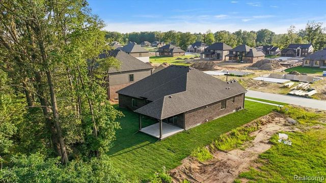 50798 Mistwood Drive, Macomb, MI 48042