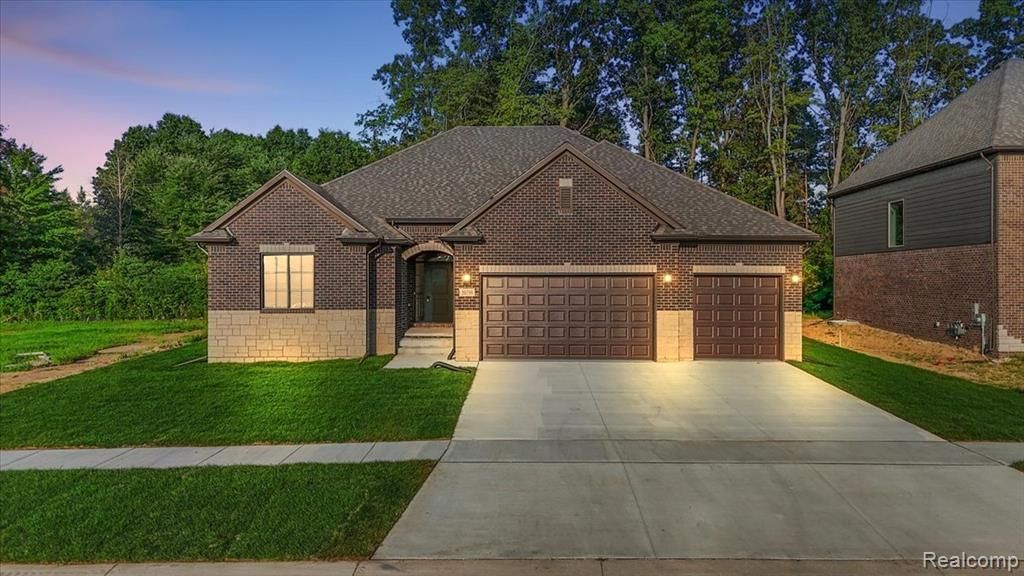 50798 Mistwood Drive, Macomb, MI 48042