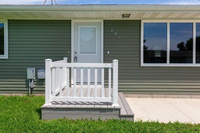 806 Gray, Aplington, IA 50604