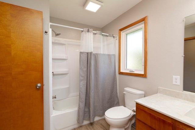 806 Gray, Aplington, IA 50604