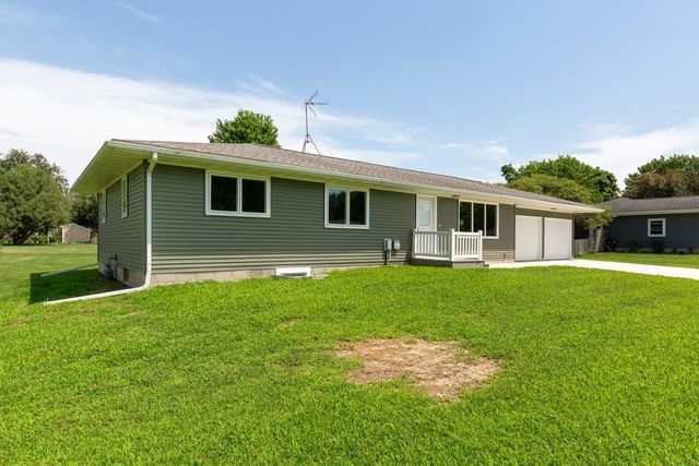 806 Gray, Aplington, IA 50604