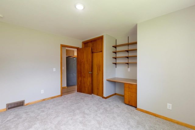 806 Gray, Aplington, IA 50604