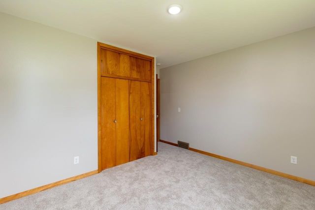 806 Gray, Aplington, IA 50604