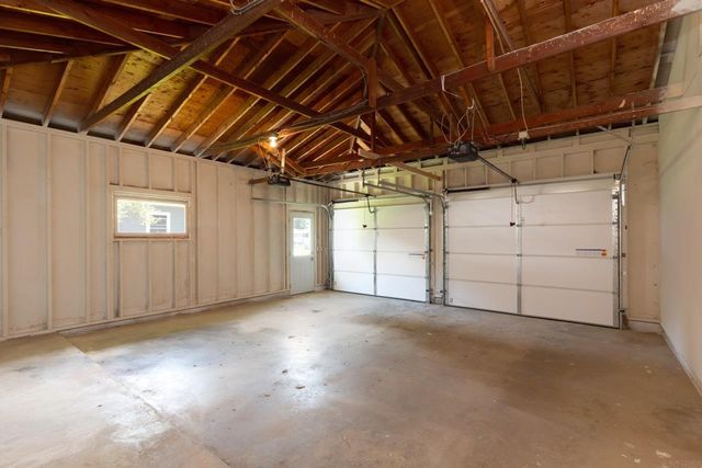 806 Gray, Aplington, IA 50604