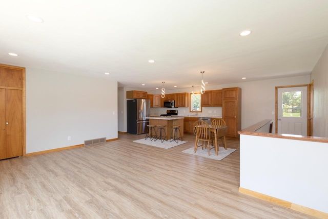 806 Gray, Aplington, IA 50604