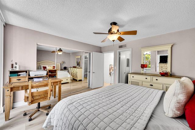 670 Kensington Place 5B, Wilton Manors, FL 33305