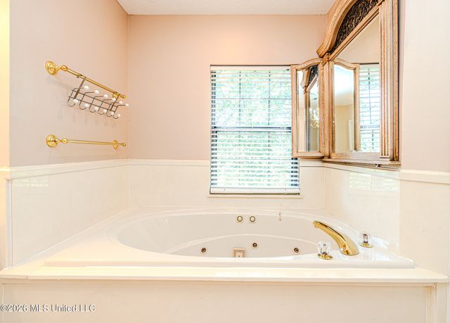 6313 Cedarwood Drive, Jackson, MS 39213