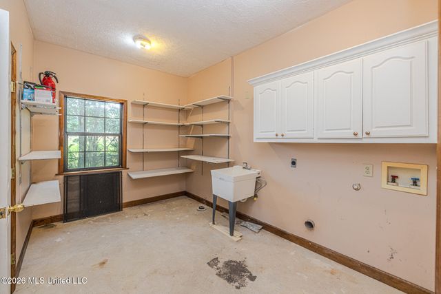 6313 Cedarwood Drive, Jackson, MS 39213