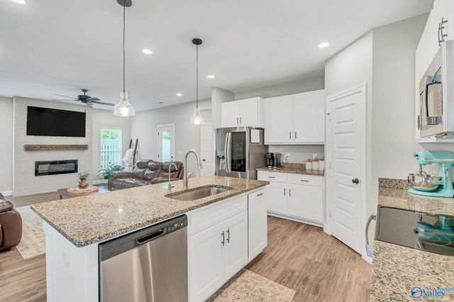 1038 Highgrove Heights NW, Harvest, AL 35749