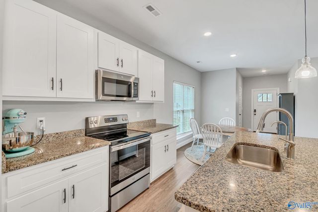 1038 Highgrove Heights NW, Harvest, AL 35749