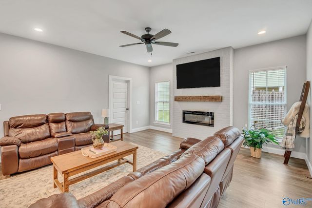 1038 Highgrove Heights NW, Harvest, AL 35749