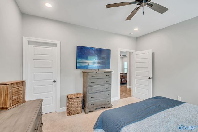 1038 Highgrove Heights NW, Harvest, AL 35749