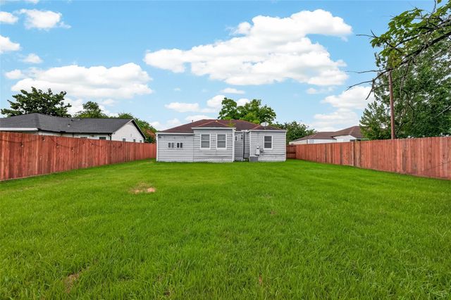10914 La Crosse Street, Jacinto City, TX 77029