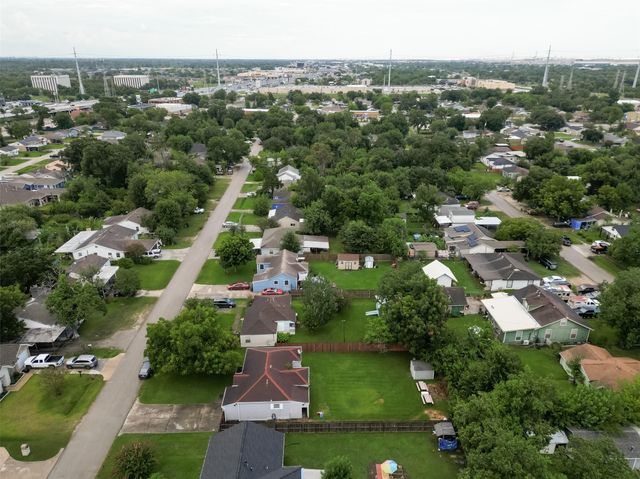 10914 La Crosse Street, Jacinto City, TX 77029