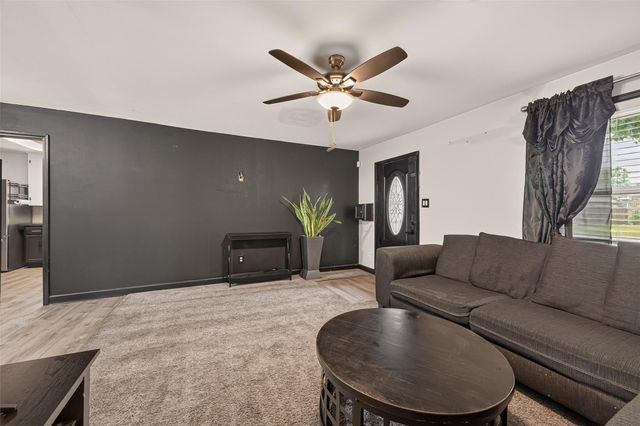 10914 La Crosse Street, Jacinto City, TX 77029