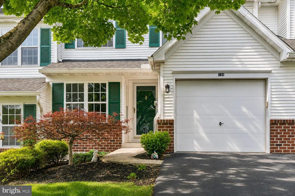 196 WALTON CT, Reading, PA 19606