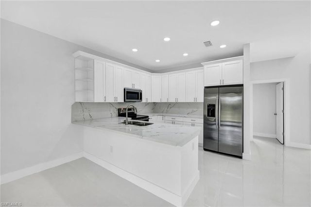 1137 Rahway ST E, Lehigh Acres, FL 33974