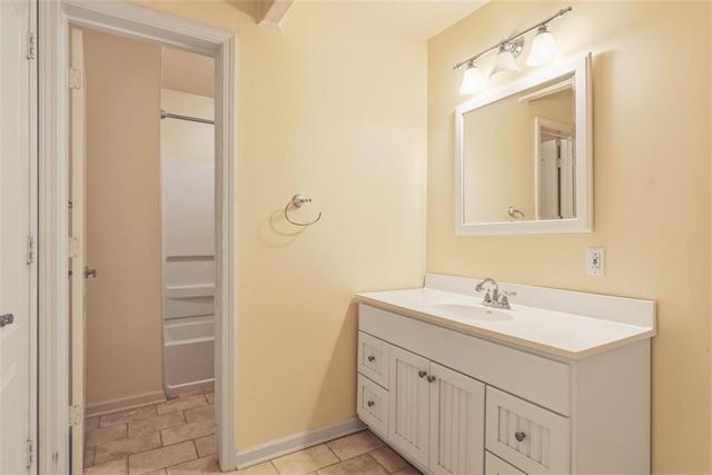 935 Woodland Brook, Mcdonough, GA 30253