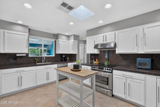 3227 E CORRINE Drive, Phoenix, AZ 85032