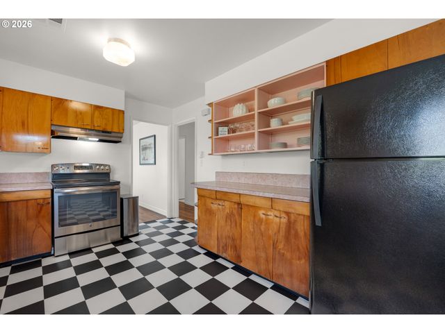 1210 S COLUMBIA St, Seaside, OR 97138