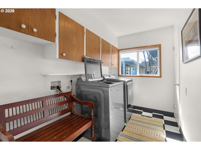 1210 S COLUMBIA St, Seaside, OR 97138