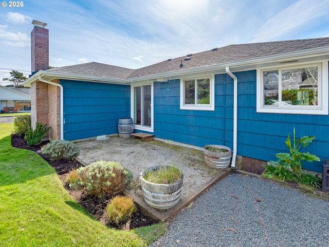 1210 S COLUMBIA St, Seaside, OR 97138