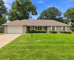 3608 Hedges Avenue, Independence, MO 64052