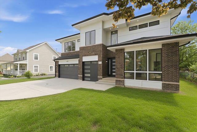 901 Elmdale Road, Glenview, IL 60025