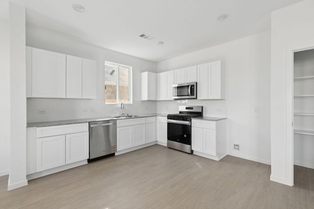 606 Amber Falls Drive, Montgomery, TX 77356