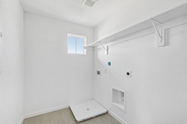 606 Amber Falls Drive, Montgomery, TX 77356