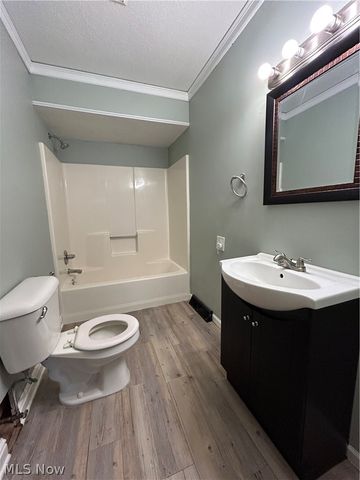 2337 Schubert Street, Cuyahoga Falls, OH 44221