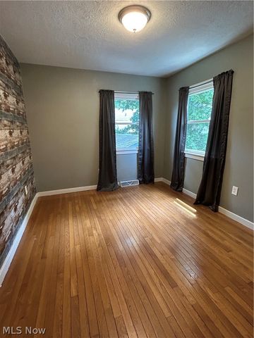 2337 Schubert Street, Cuyahoga Falls, OH 44221