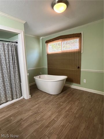 2337 Schubert Street, Cuyahoga Falls, OH 44221