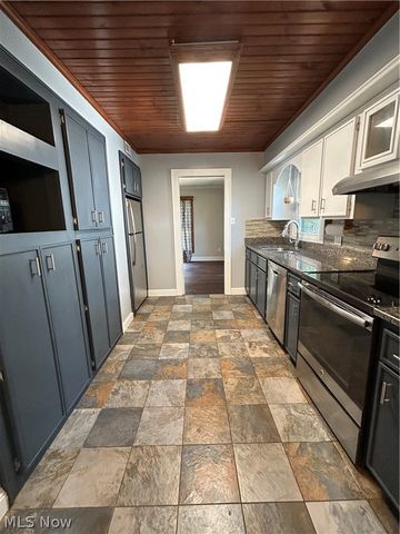 2337 Schubert Street, Cuyahoga Falls, OH 44221