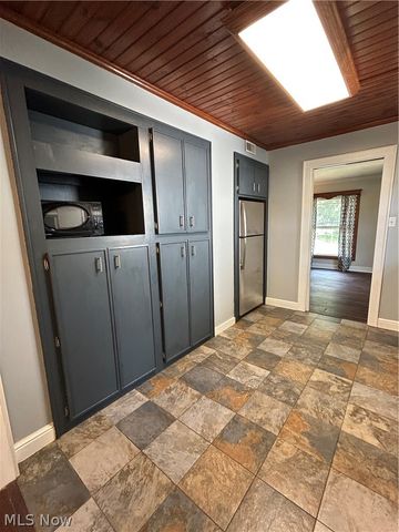 2337 Schubert Street, Cuyahoga Falls, OH 44221