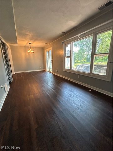 2337 Schubert Street, Cuyahoga Falls, OH 44221
