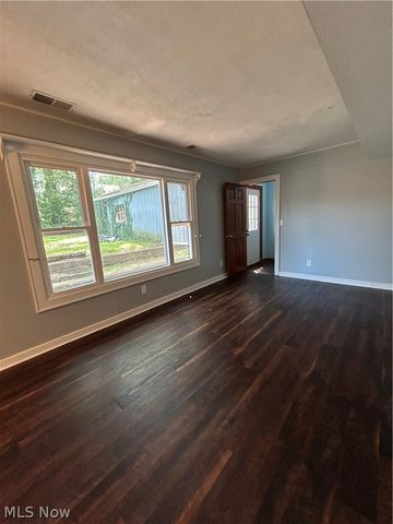 2337 Schubert Street, Cuyahoga Falls, OH 44221