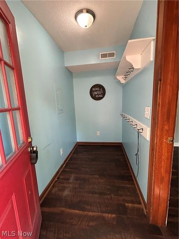 2337 Schubert Street, Cuyahoga Falls, OH 44221