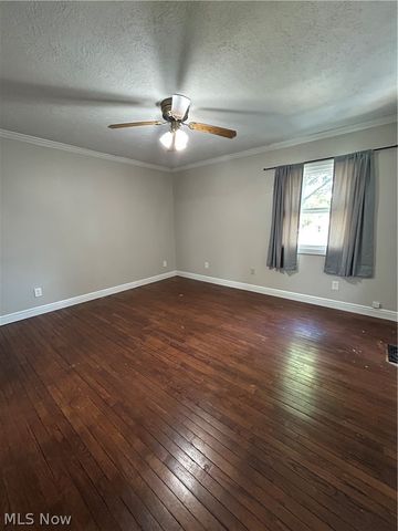 2337 Schubert Street, Cuyahoga Falls, OH 44221