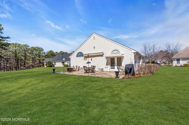 18 Rosewood Court, Lakewood, NJ 08701