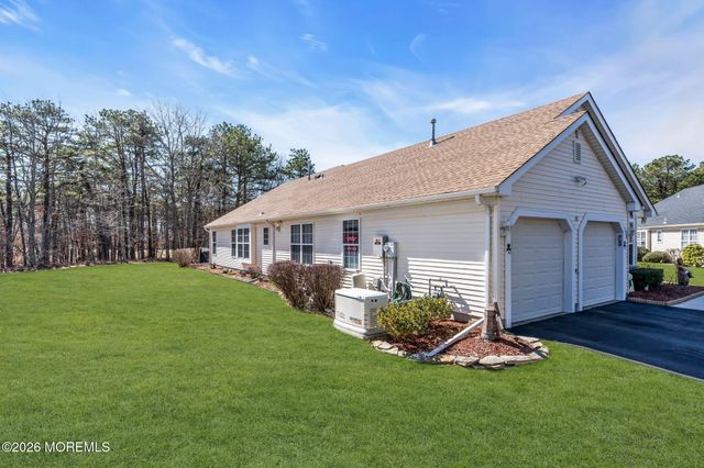 18 Rosewood Court, Lakewood, NJ 08701