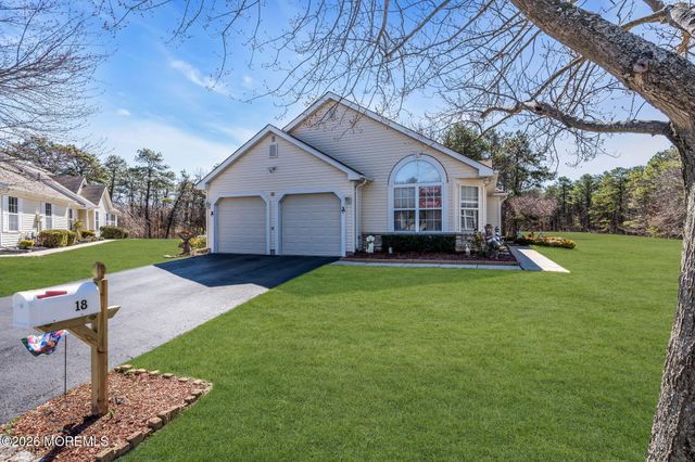 18 Rosewood Court, Lakewood, NJ 08701