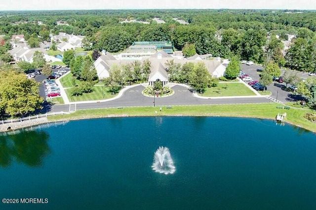 18 Rosewood Court, Lakewood, NJ 08701