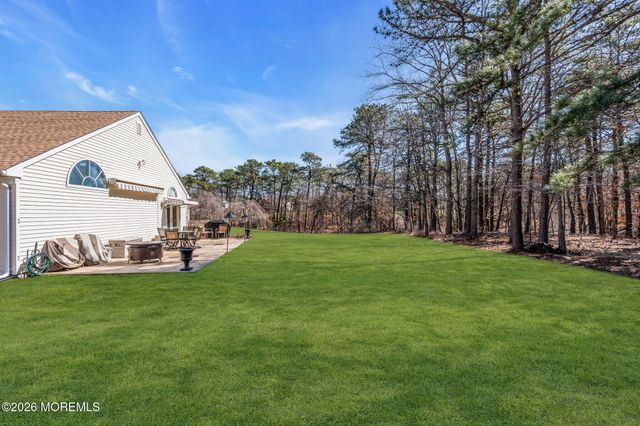 18 Rosewood Court, Lakewood, NJ 08701