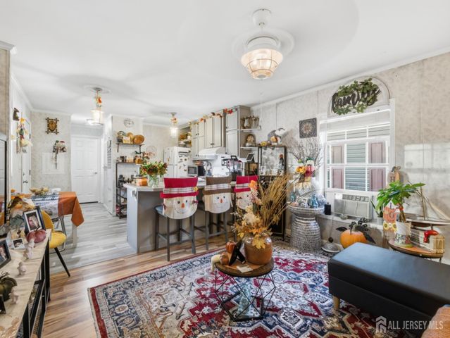 18 3rd Street, Middlesex, NJ 07001