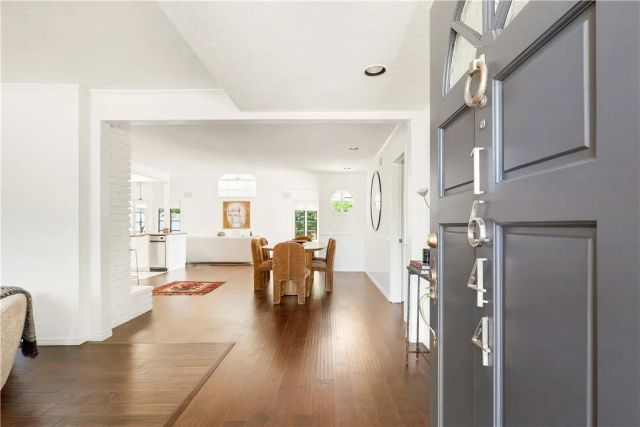 1644 Aliso Avenue, Costa Mesa, CA 92627