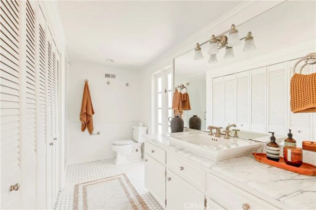 1644 Aliso Avenue, Costa Mesa, CA 92627
