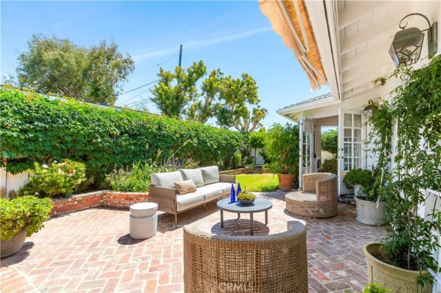 1644 Aliso Avenue, Costa Mesa, CA 92627